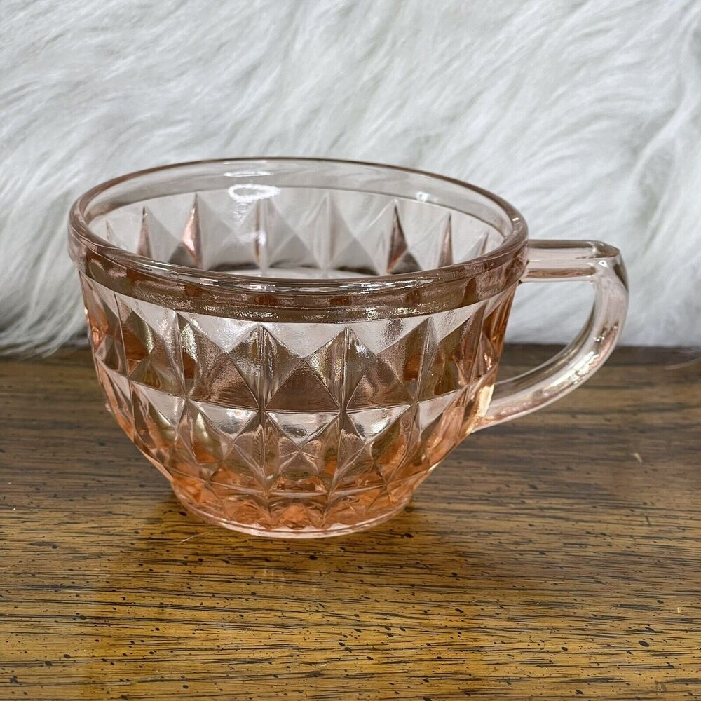 Vintage Jeanette TEACUP Windsor Pink Depression‎ Glass Diamond